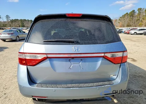 2011 Honda Odyssey Touring z USA, uszkodzony, nr VIN 5FNRL5H98BB060868